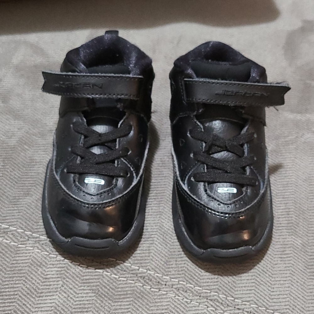 Nike Air Jordan B Loyal Shoes